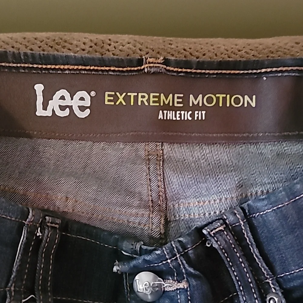 Lee Extreme Motion Athletic Fit Jeans - Picture 2 of 7